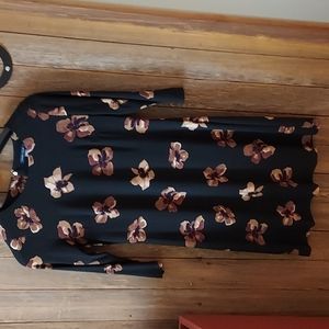 Tommy Hilfiger dress. Size 6. Back zip. Brown flowers